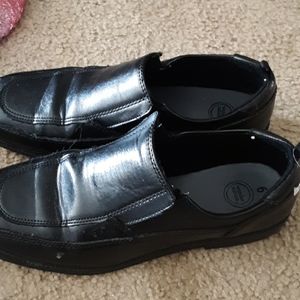Boys Dress Shoes. 6.